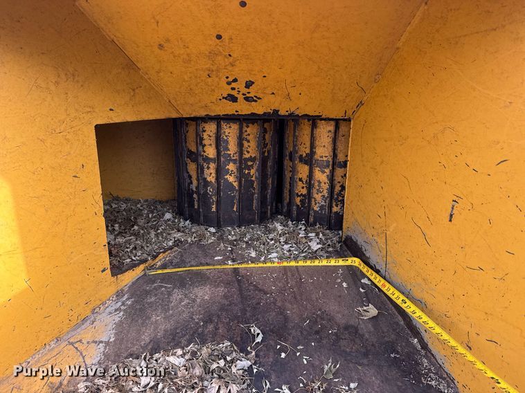 image for item EQ1210 1996 Vermeer 1250BC wood chipper