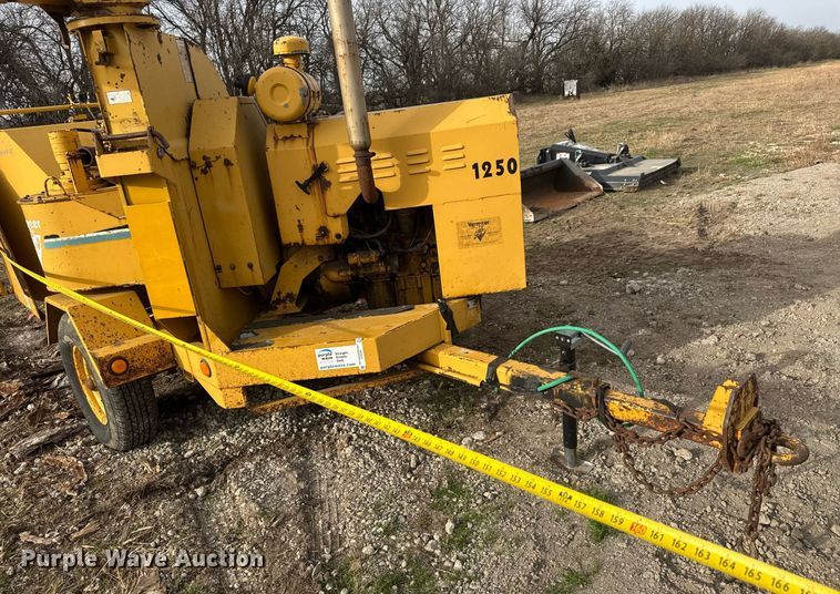 image for item EQ1210 1996 Vermeer 1250BC wood chipper