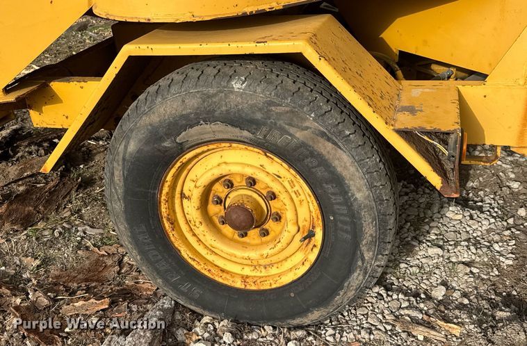 image for item EQ1210 1996 Vermeer 1250BC wood chipper