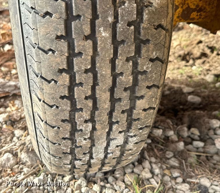 image for item EQ1210 1996 Vermeer 1250BC wood chipper