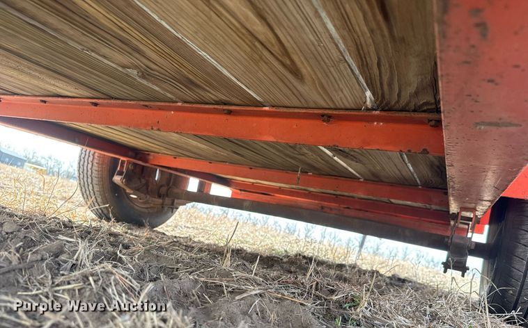 image for item EQ1216 1986 JFW B1FB tilt deck utility trailer