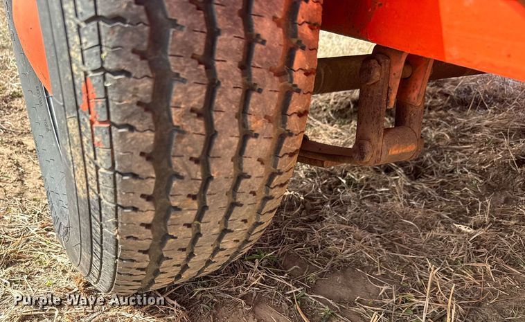 image for item EQ1216 1986 JFW B1FB tilt deck utility trailer