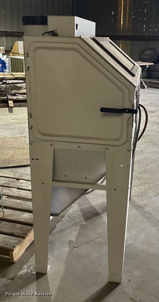 image for item EQ1219 Central Pneumatic sand blast cabinet