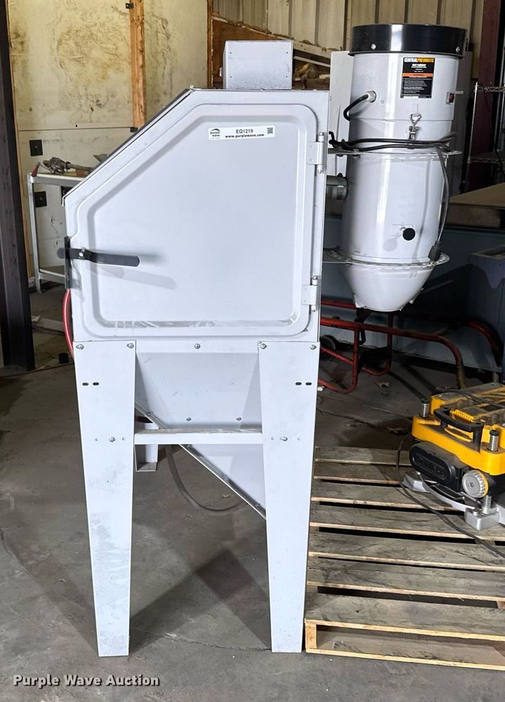 image for item EQ1219 Central Pneumatic sand blast cabinet