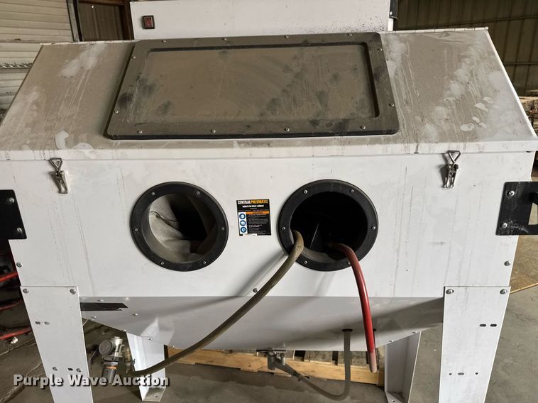 image for item EQ1219 Central Pneumatic sand blast cabinet