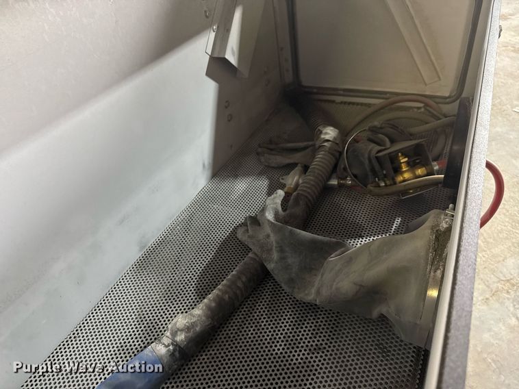 image for item EQ1219 Central Pneumatic sand blast cabinet