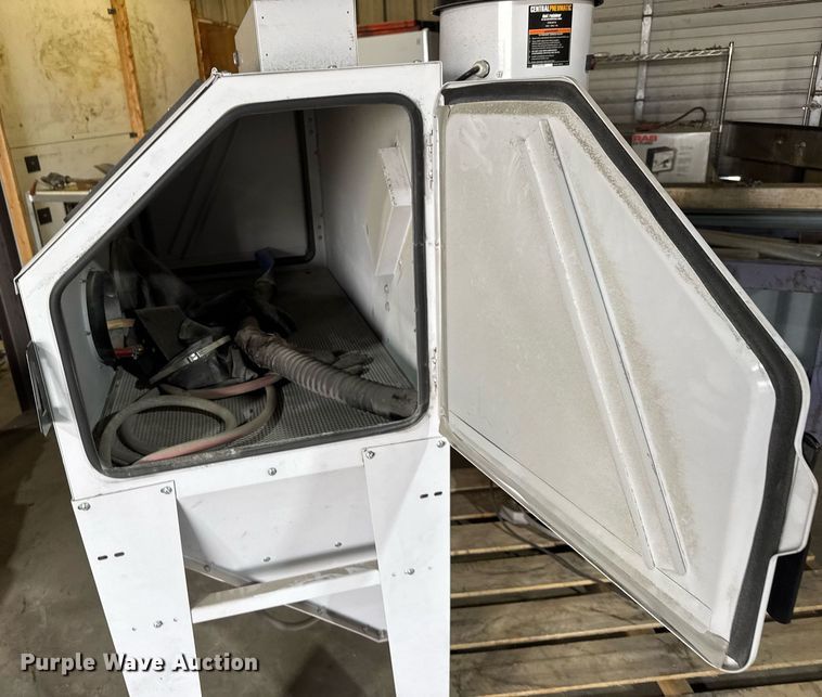 image for item EQ1219 Central Pneumatic sand blast cabinet