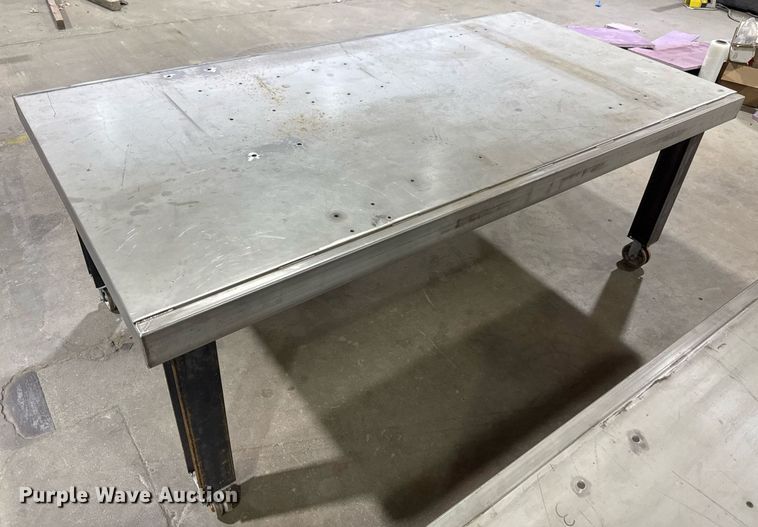 image for item EQ1220 (3) rolling tables