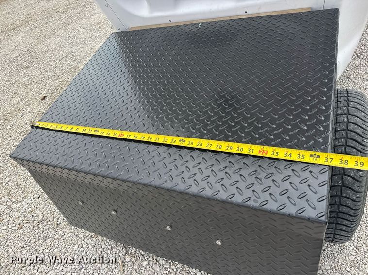 image for item EQ1221 2001 GEM E2 golf cart