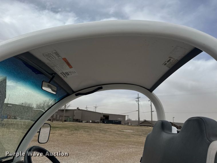 image for item EQ1221 2001 GEM E2 golf cart