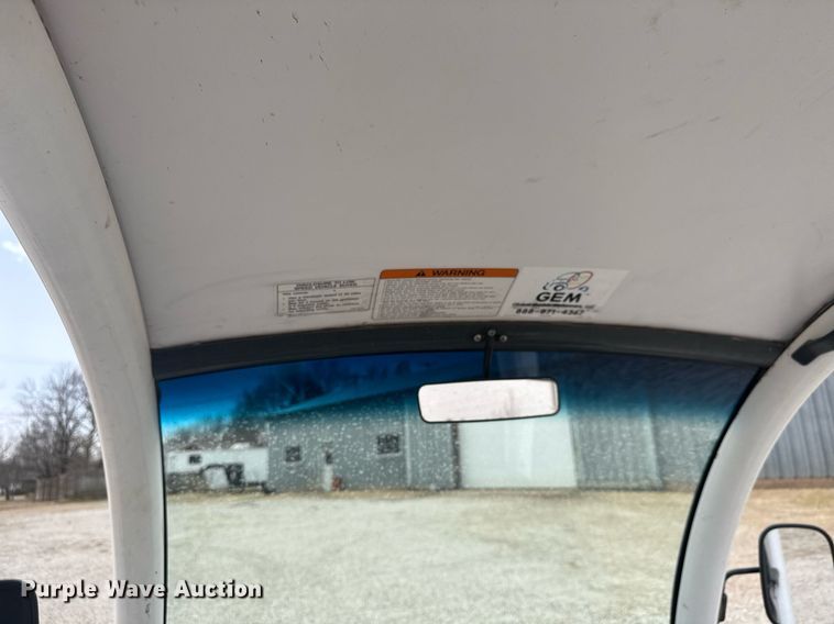 image for item EQ1221 2001 GEM E2 golf cart