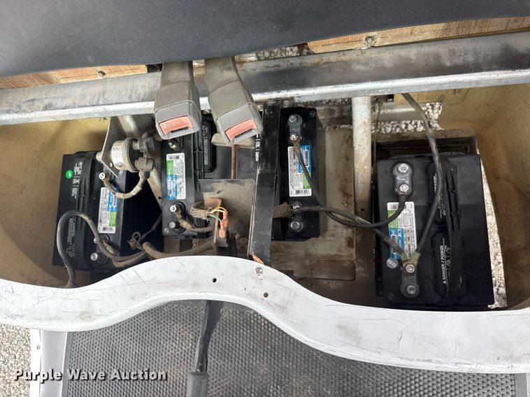 image for item EQ1221 2001 GEM E2 golf cart