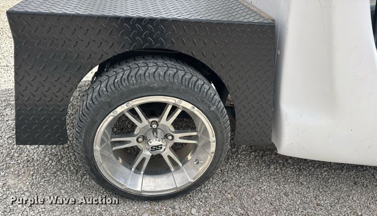 image for item EQ1221 2001 GEM E2 golf cart