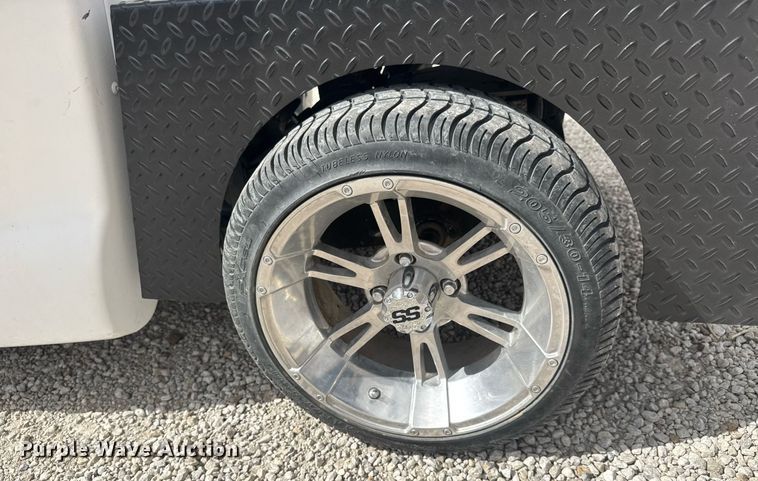 image for item EQ1221 2001 GEM E2 golf cart