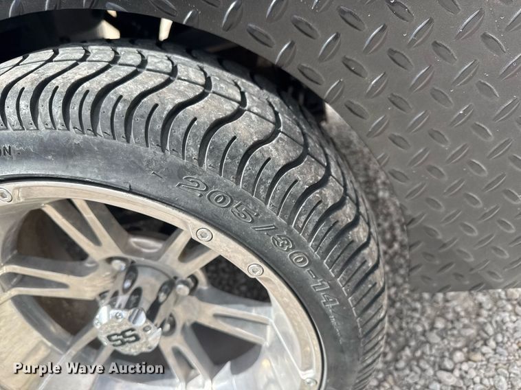 image for item EQ1221 2001 GEM E2 golf cart