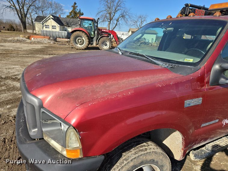 image for item EQ6716 2003 Ford F450 Super Duty  utility / service truck