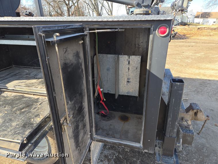 image for item EQ6716 2003 Ford F450 Super Duty  utility / service truck