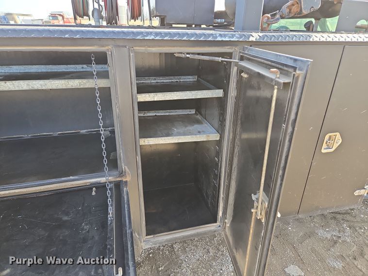 image for item EQ6716 2003 Ford F450 Super Duty  utility / service truck