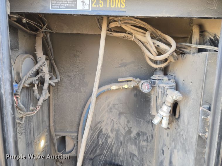 image for item EQ6716 2003 Ford F450 Super Duty  utility / service truck