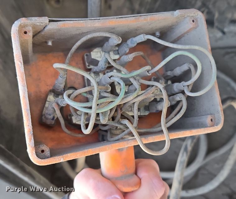 image for item EQ6716 2003 Ford F450 Super Duty  utility / service truck