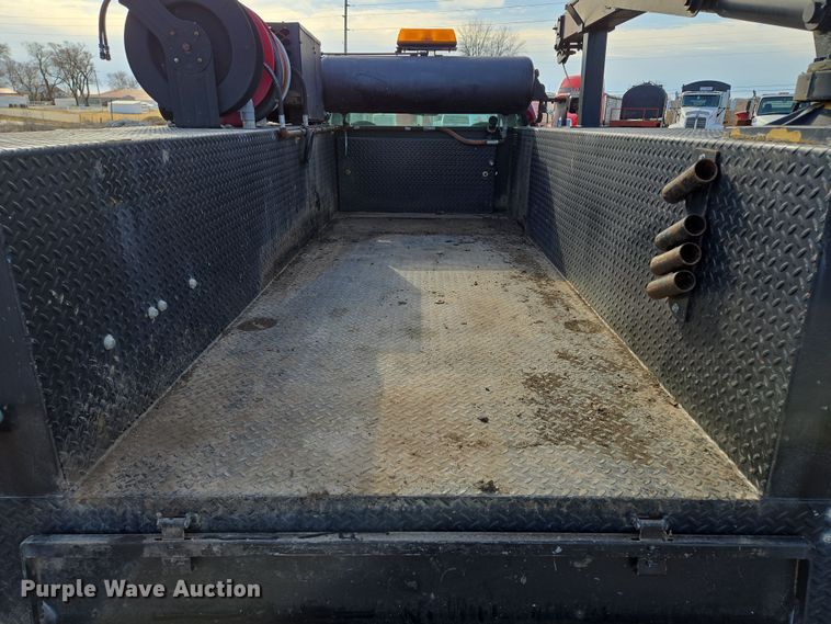 image for item EQ6716 2003 Ford F450 Super Duty  utility / service truck