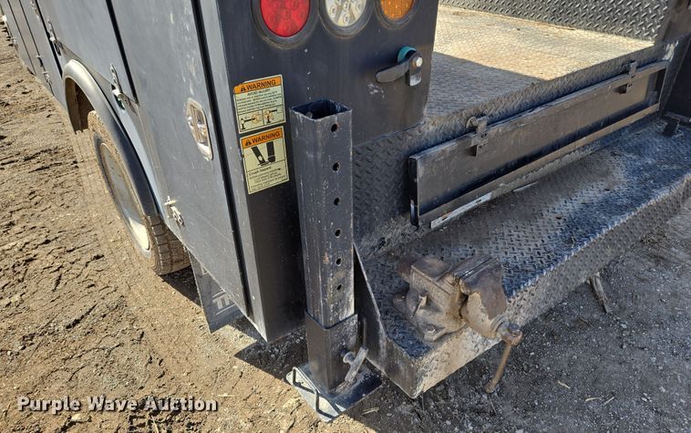 image for item EQ6716 2003 Ford F450 Super Duty  utility / service truck