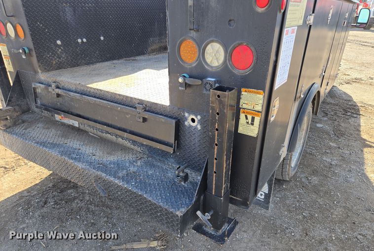 image for item EQ6716 2003 Ford F450 Super Duty  utility / service truck