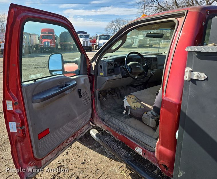 image for item EQ6716 2003 Ford F450 Super Duty  utility / service truck