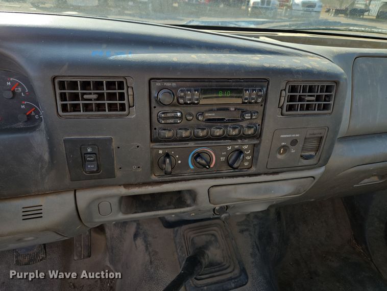 image for item EQ6716 2003 Ford F450 Super Duty  utility / service truck