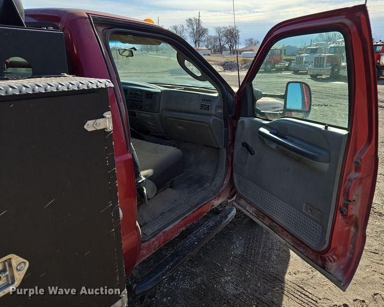 image for item EQ6716 2003 Ford F450 Super Duty  utility / service truck