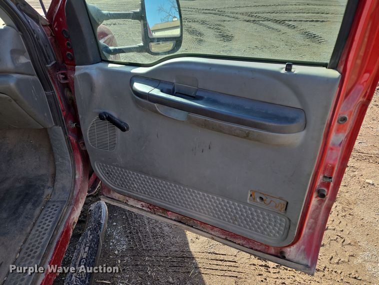 image for item EQ6716 2003 Ford F450 Super Duty  utility / service truck