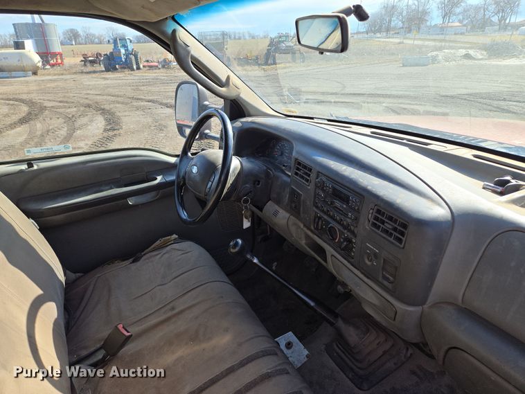 image for item EQ6716 2003 Ford F450 Super Duty  utility / service truck