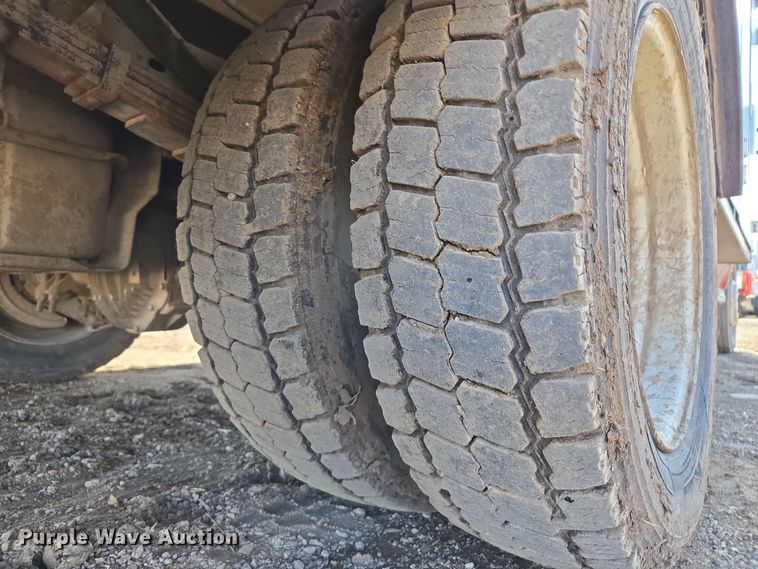 image for item EQ6716 2003 Ford F450 Super Duty  utility / service truck