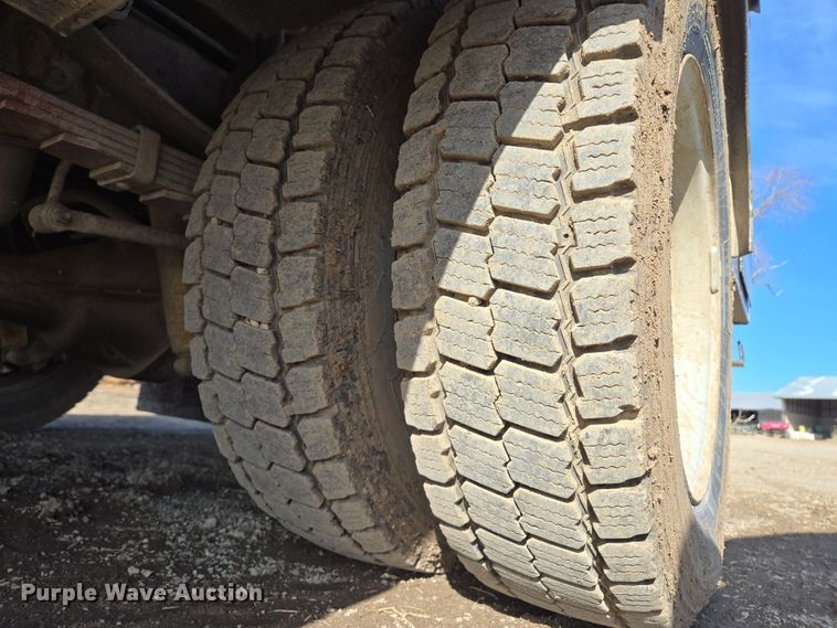 image for item EQ6716 2003 Ford F450 Super Duty  utility / service truck