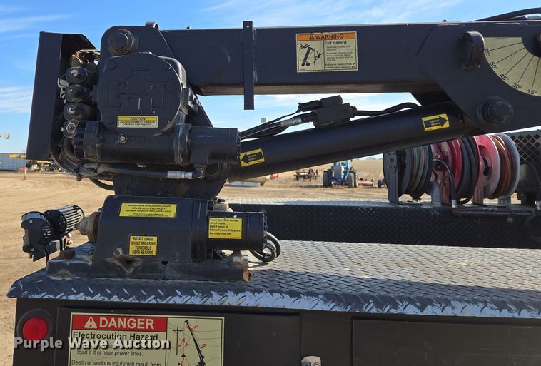 image for item EQ6716 2003 Ford F450 Super Duty  utility / service truck