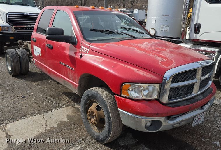 image for item EQ6778 2003 Dodge  Ram 3500 Quad Cab pickup truck cab and chassis