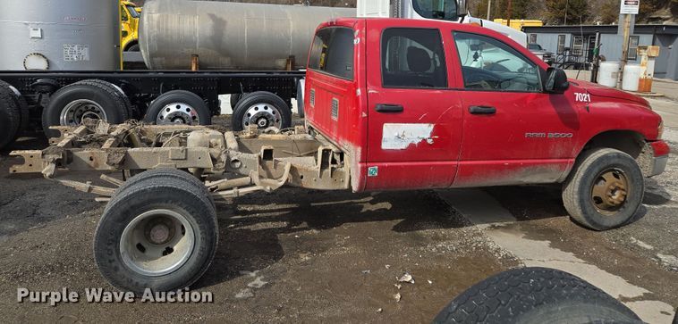 image for item EQ6778 2003 Dodge  Ram 3500 Quad Cab pickup truck cab and chassis