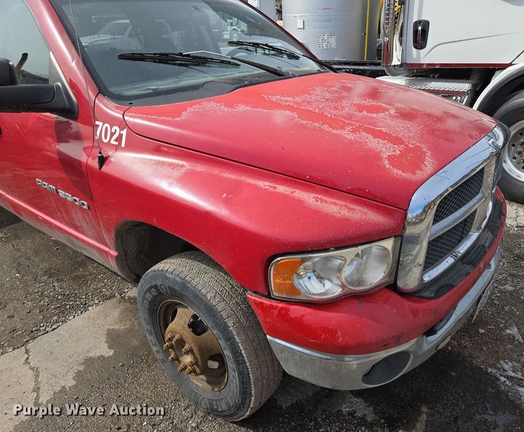 image for item EQ6778 2003 Dodge  Ram 3500 Quad Cab pickup truck cab and chassis