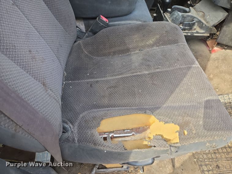 image for item EQ6778 2003 Dodge  Ram 3500 Quad Cab pickup truck cab and chassis