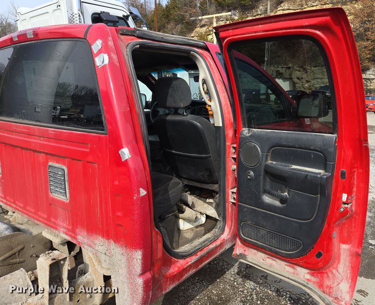 image for item EQ6778 2003 Dodge  Ram 3500 Quad Cab pickup truck cab and chassis