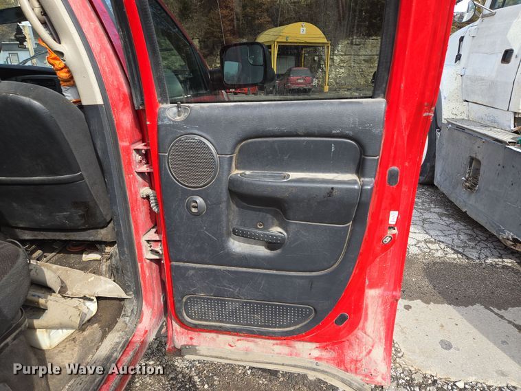 image for item EQ6778 2003 Dodge  Ram 3500 Quad Cab pickup truck cab and chassis