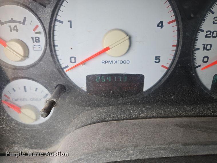 image for item EQ6778 2003 Dodge  Ram 3500 Quad Cab pickup truck cab and chassis