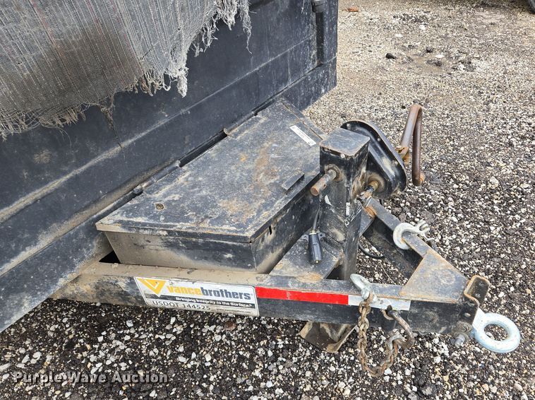 image for item EQ6780 2006 PJ Trailer dump trailer