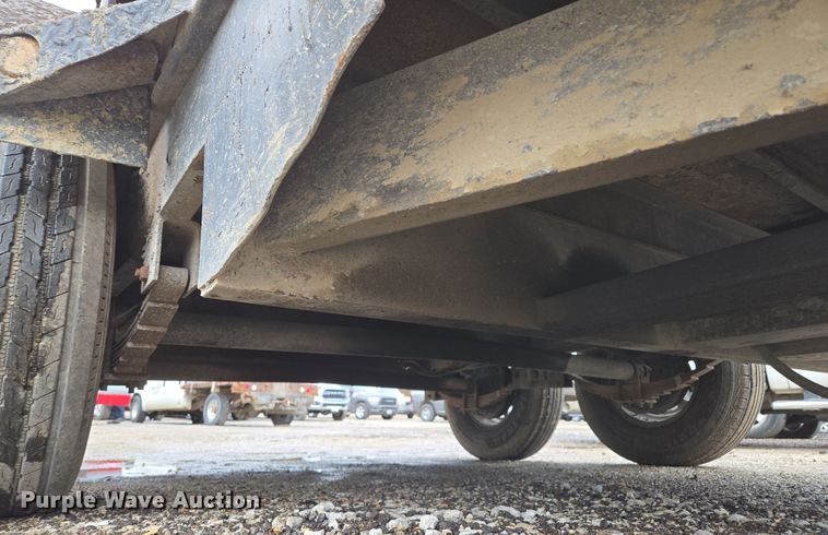 image for item EQ6780 2006 PJ Trailer dump trailer