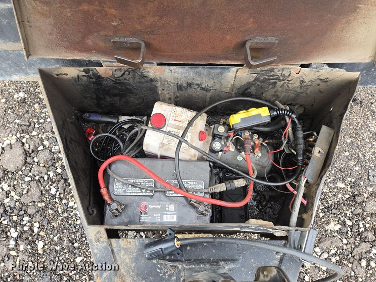 image for item EQ6780 2006 PJ Trailer dump trailer