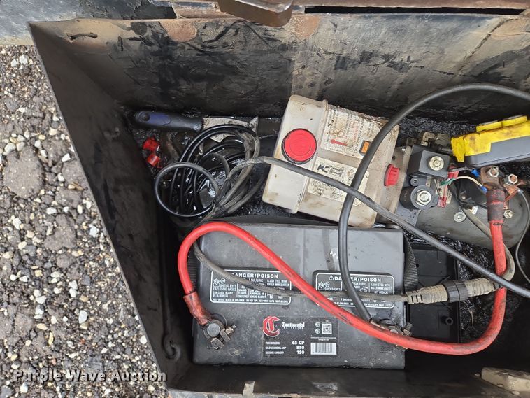 image for item EQ6780 2006 PJ Trailer dump trailer