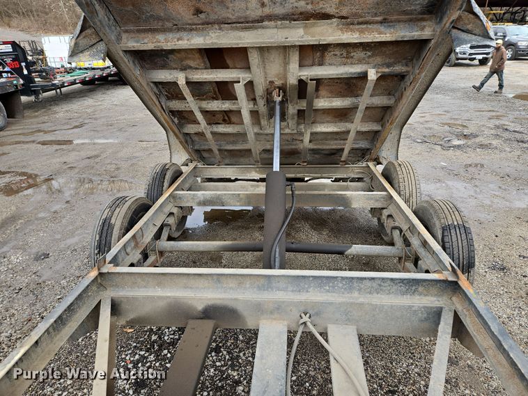 image for item EQ6780 2006 PJ Trailer dump trailer