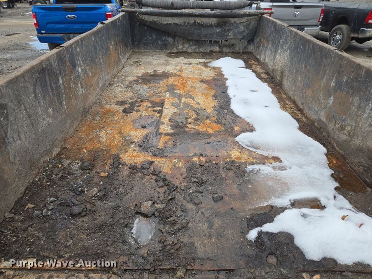 image for item EQ6780 2006 PJ Trailer dump trailer