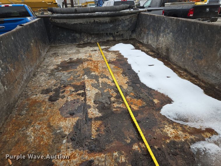 image for item EQ6780 2006 PJ Trailer dump trailer