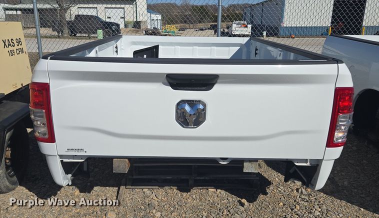 image for item EQ6811 Pickup truck bed